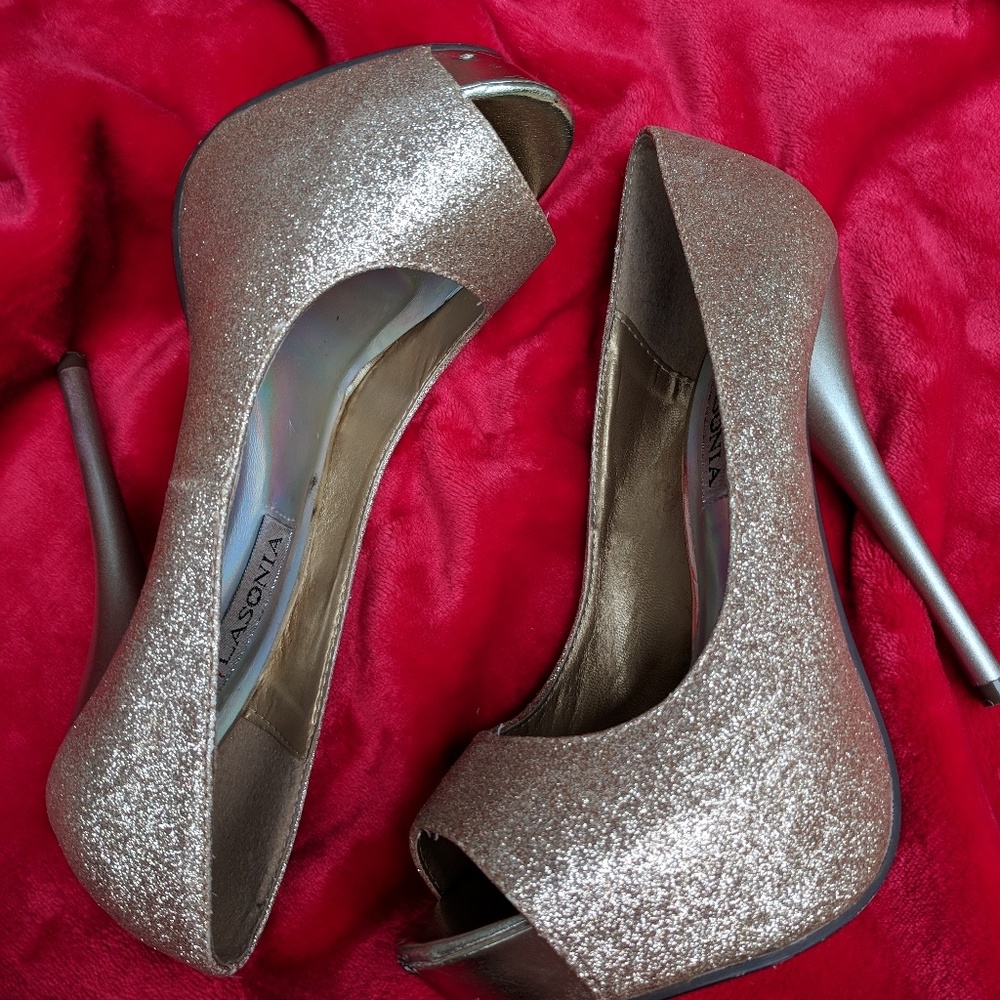 Lasonia Gold Sparkle Heels